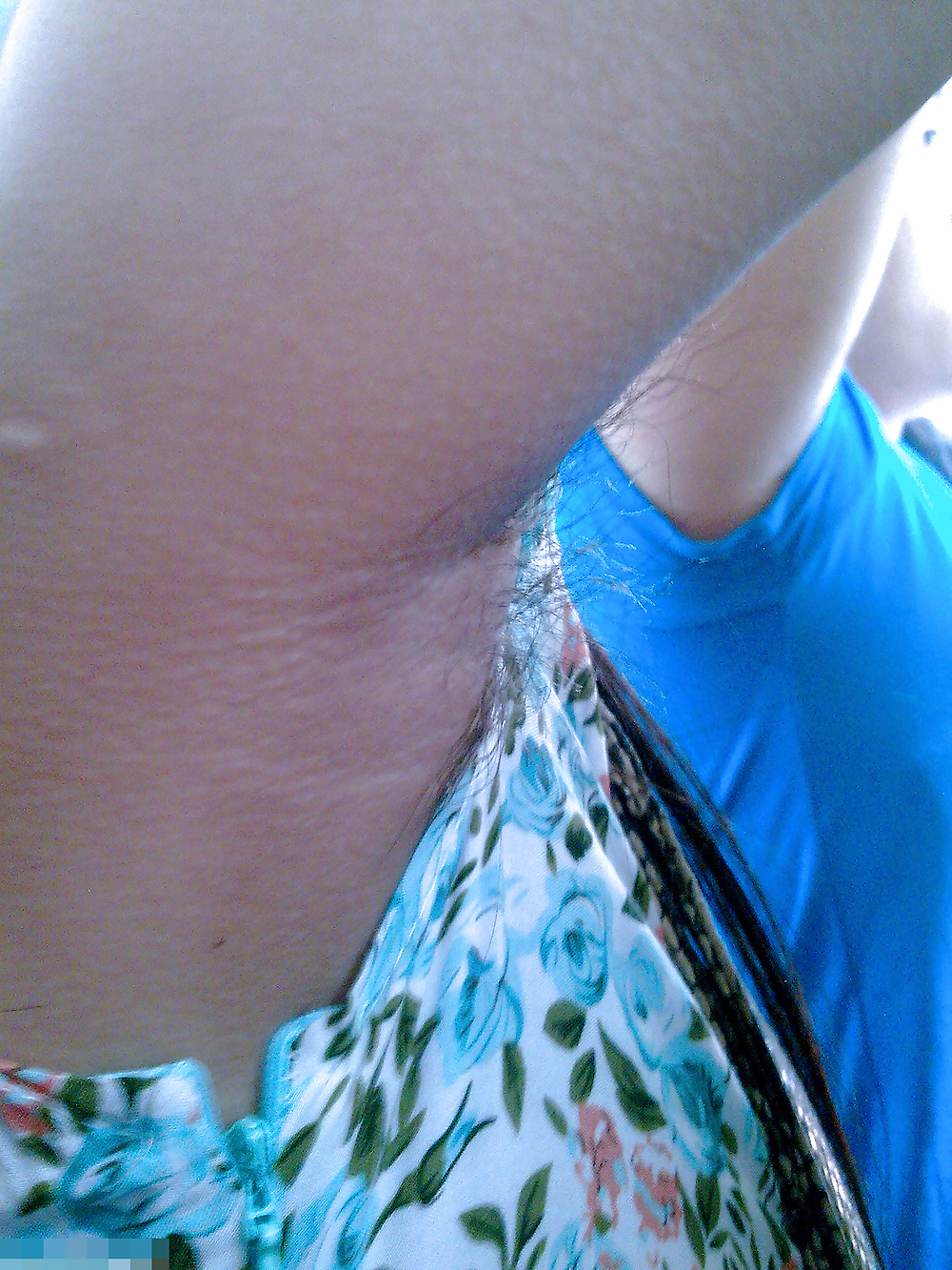 中国でのCandid hairy armpit photography
 #36833448
