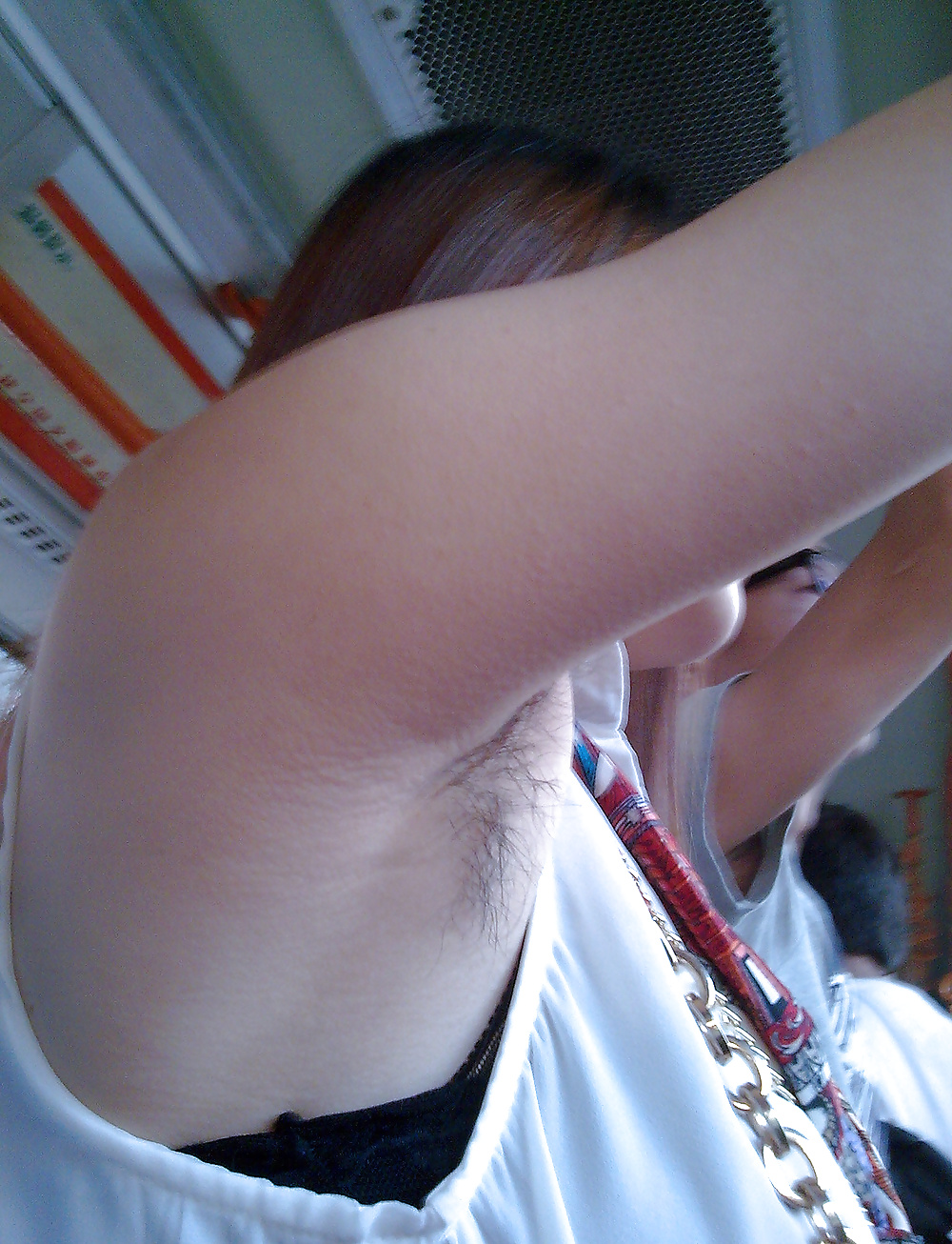 中国でのCandid hairy armpit photography
 #36833579