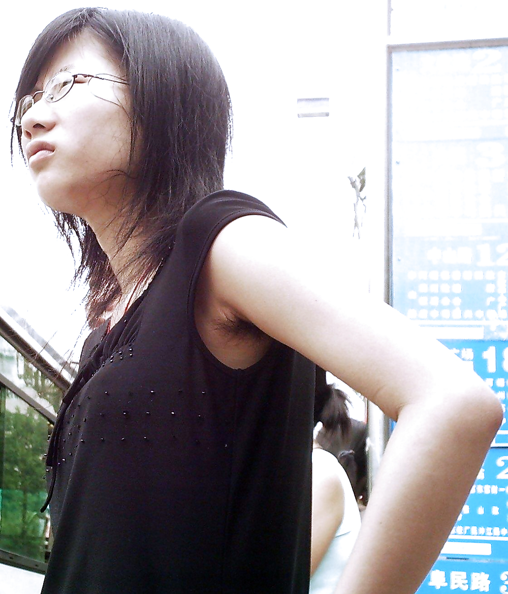 Fotografia ascella pelosa candida in Cina.
 #36834005