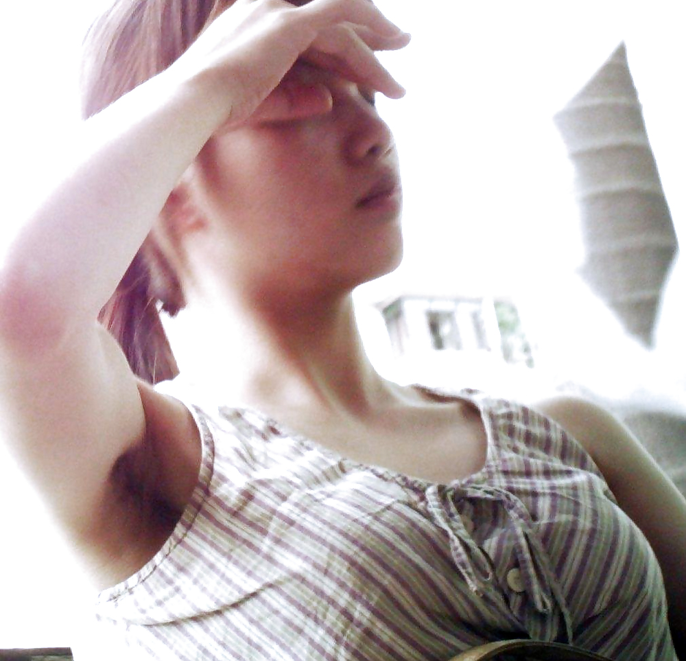 Candid Hairy Armpit Photography in China. #36834022