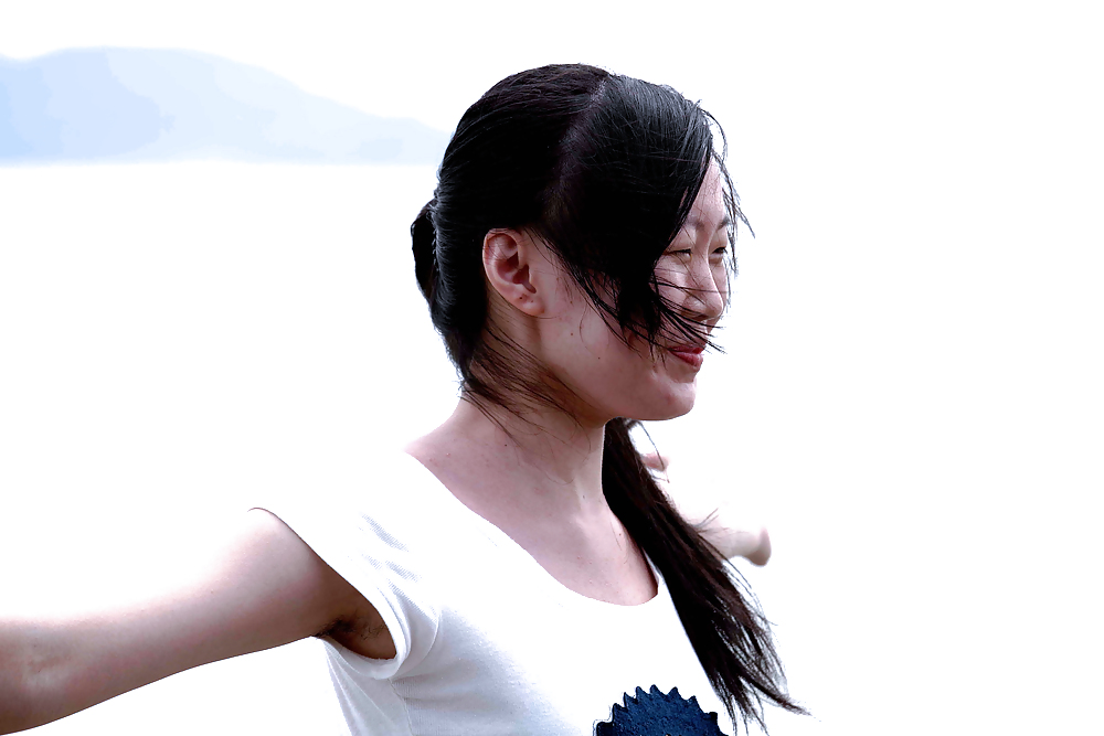 Fotografia ascella pelosa candida in Cina.
 #36834130