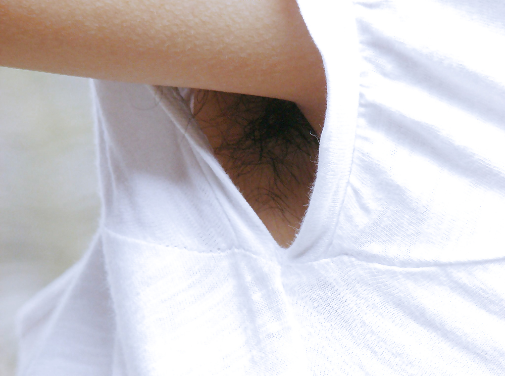 中国でのCandid hairy armpit photography
 #36834353