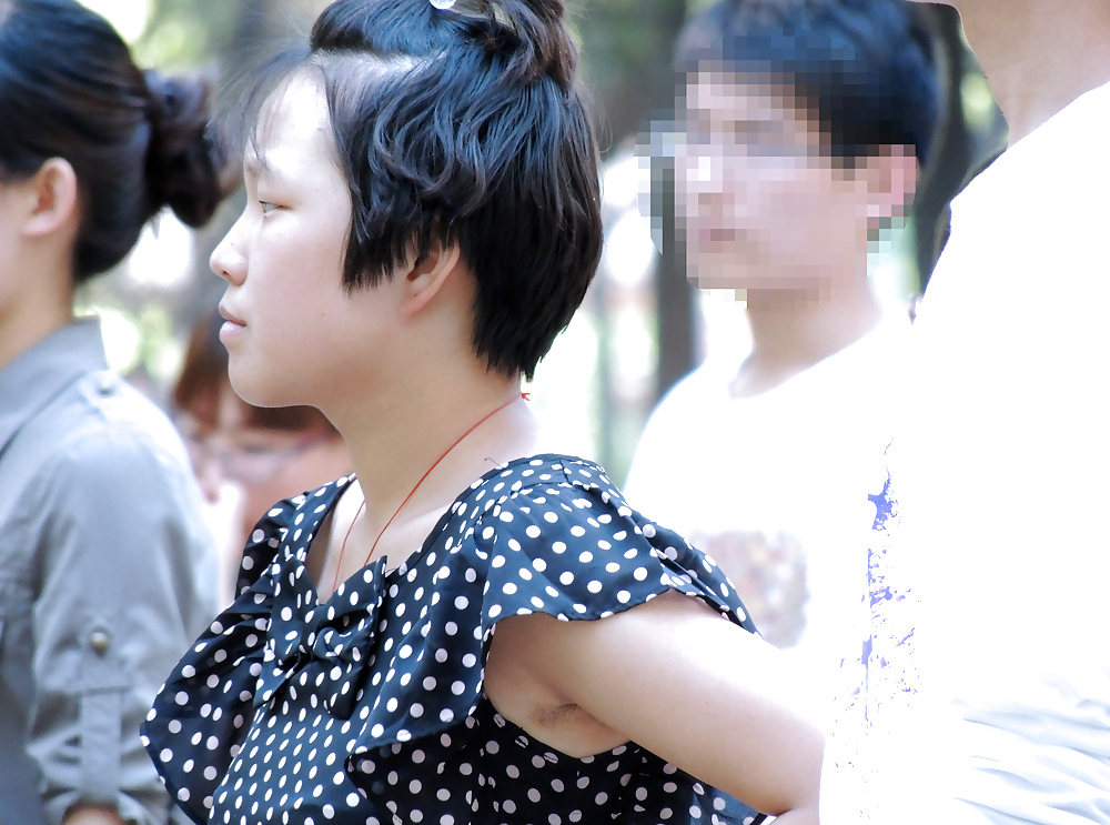 Fotografia ascella pelosa candida in Cina.
 #36834558
