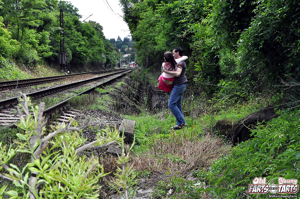 鉄道は、場所セクシーな成熟したミルクは、ザーメンをドッキング 
 #24641548