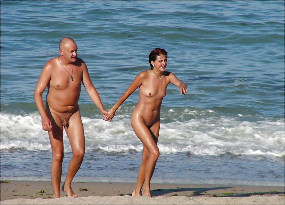 Beach couples #26707714
