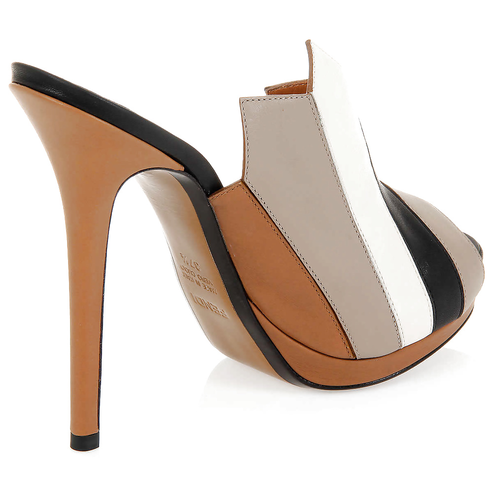 Schuhe: Dezember Arbeitet ... #39812256