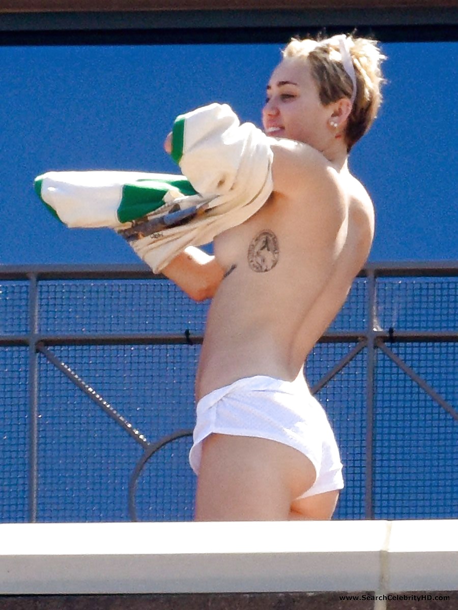Miley Cyrus Showing Tits On Hotel Balcony In Sydney #32002742