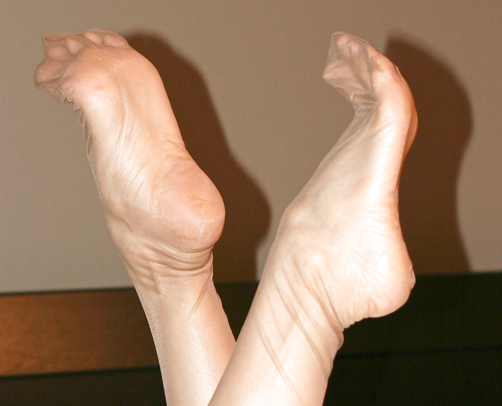 Sexy soles and toes #40108392