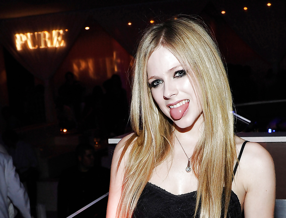 Avril Lavigne (non porn) #29126458
