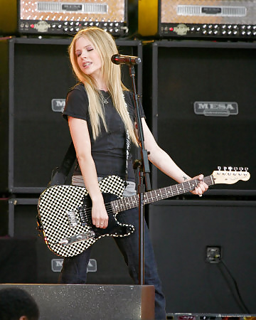 Avril Lavigne (non porn) #29126735