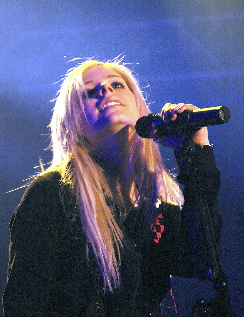 Avril Lavigne (non porn) #29127815