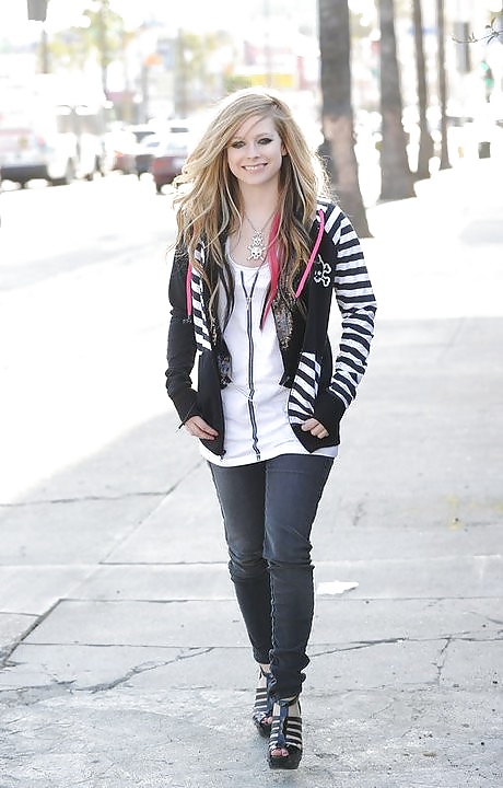 Avril Lavigne (non porn) #29128287