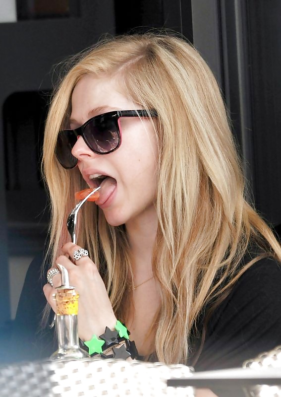 Avril Lavigne (non porn) #29128346