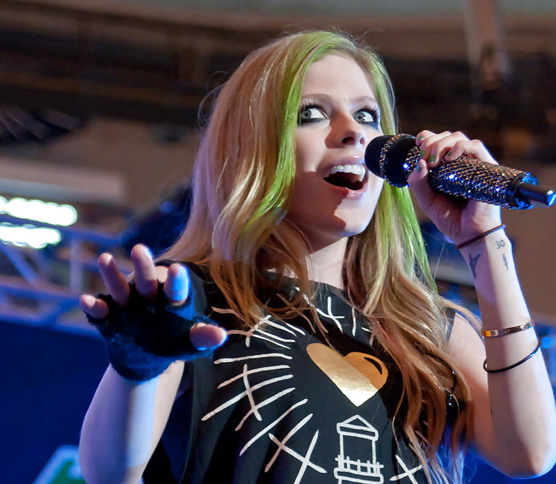 Avril Lavigne (non porn) #29128409