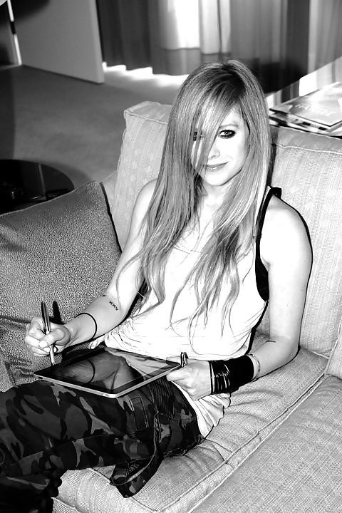 Avril Lavigne (non porn) #29128443