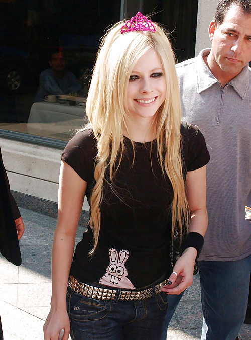 Avril lavigne (non porno)
 #29129035