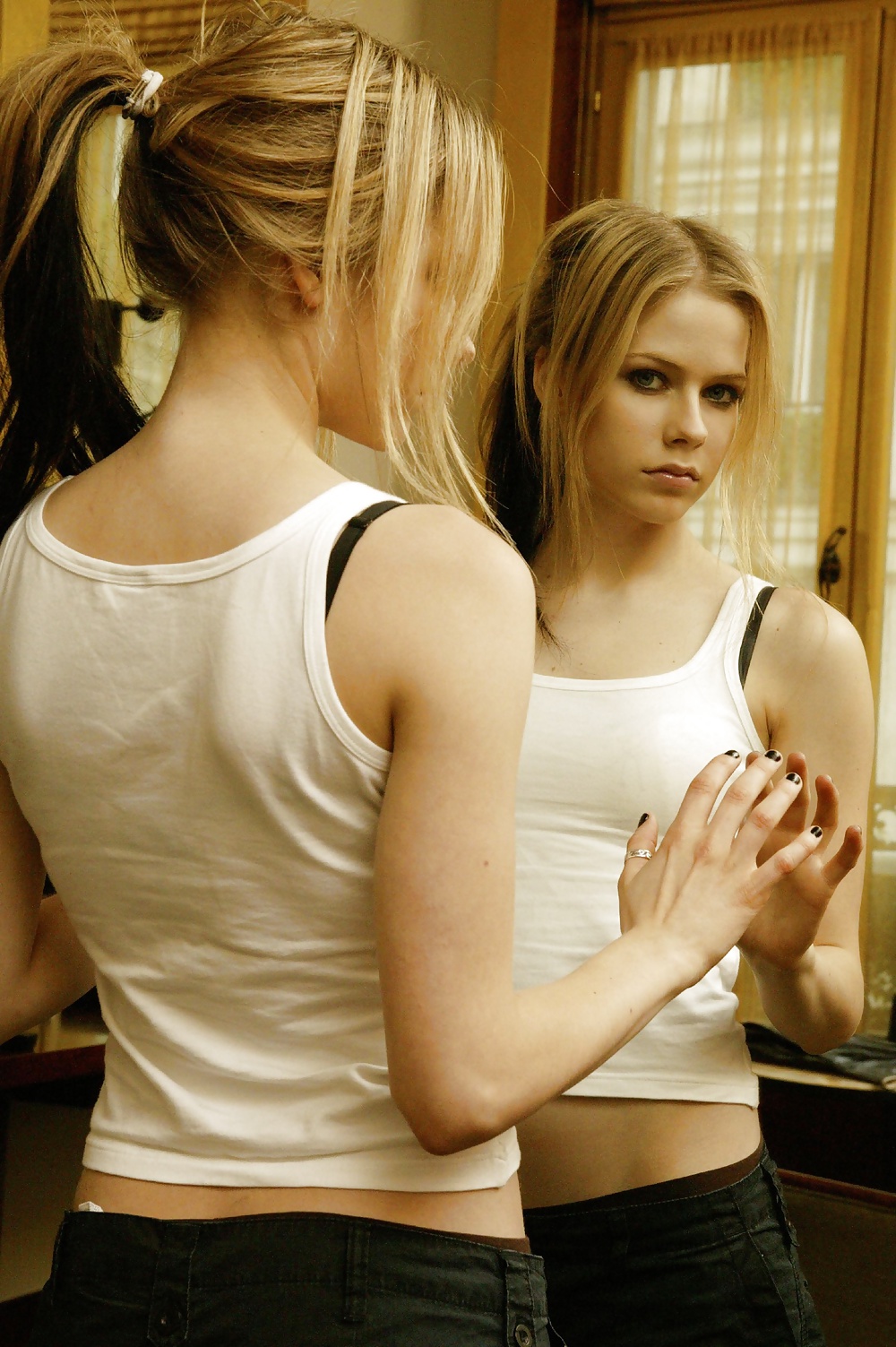 Avril Lavigne (non porn) #29129267