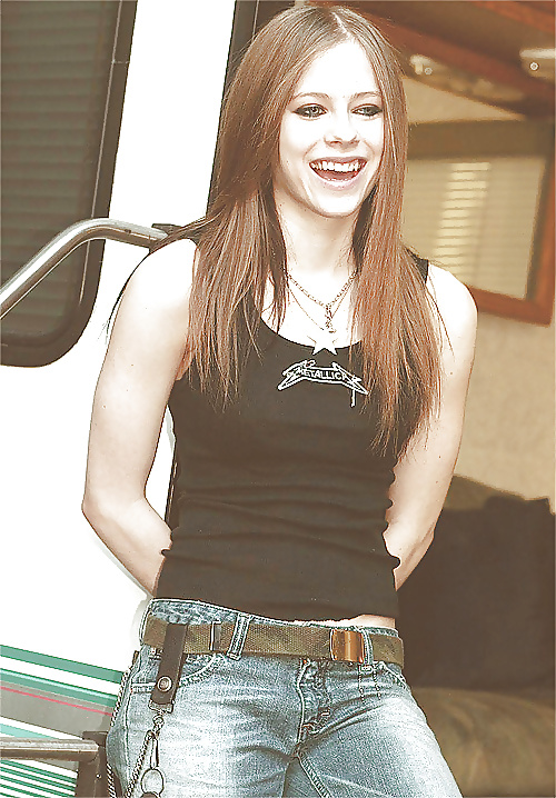 Avril Lavigne (non porn) #29129527