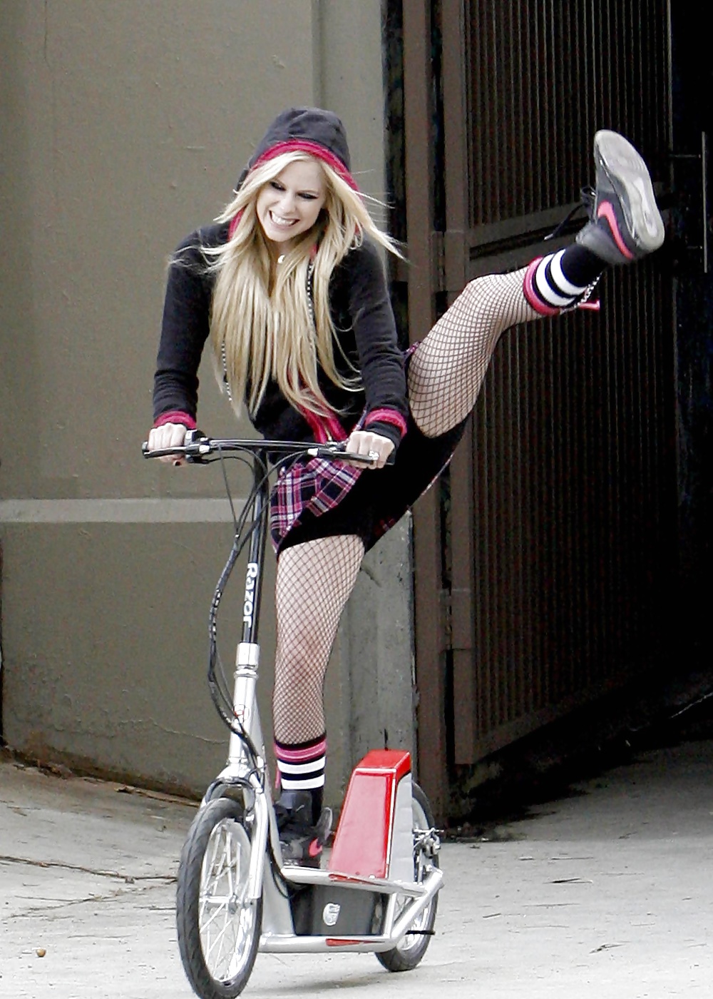 Avril Lavigne (non porn) #29129686