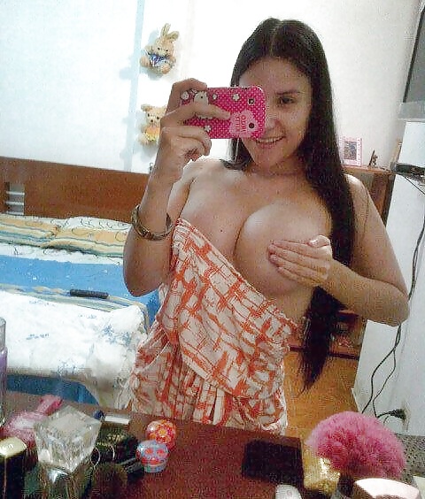 Tetas grandes latinas... bigs tits
 #34427968