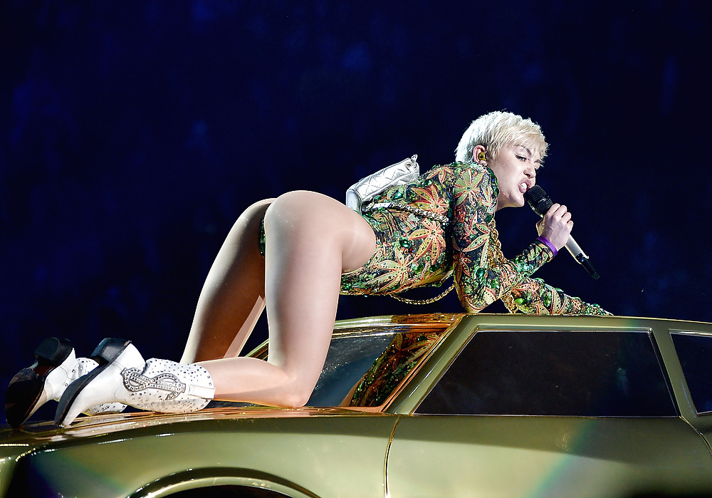 ¡Miley cyrus quiere su polla!
 #27403822