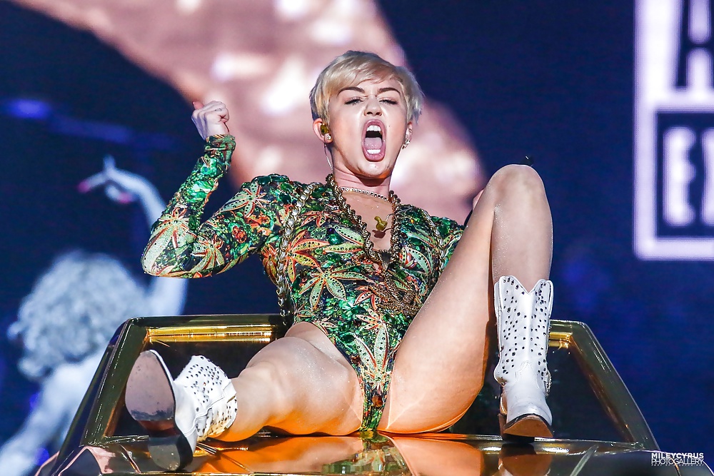 ¡Miley cyrus quiere su polla!
 #27403834