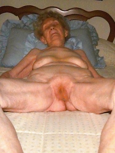 MATURE  AND GRANNY SHOW THEIR BITS 2 #31455049