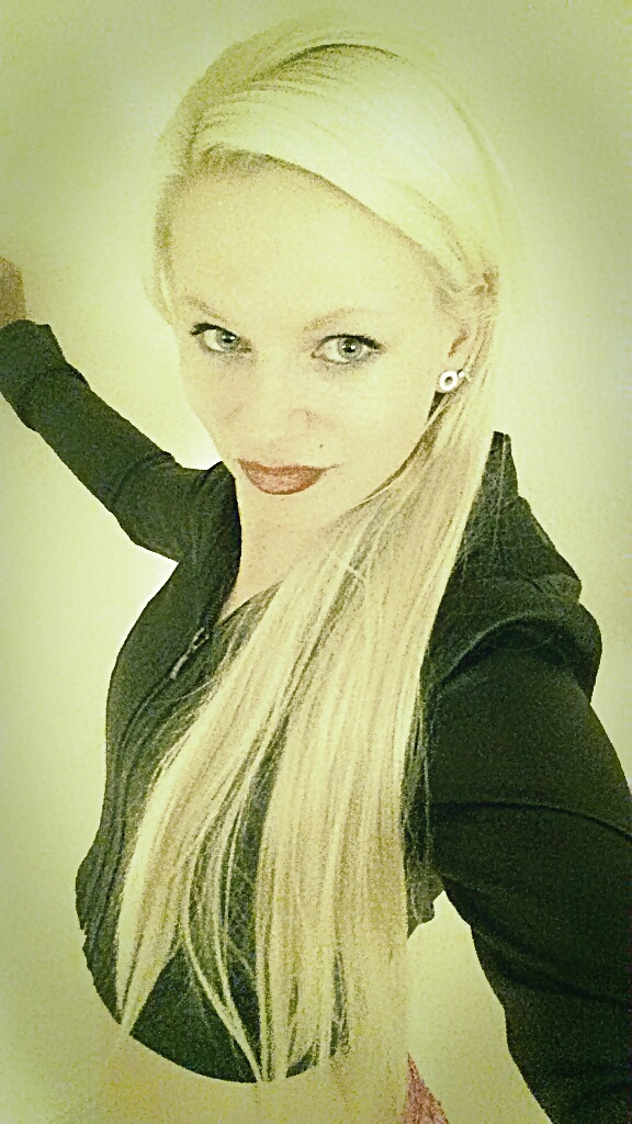 It is me     Lara Lee #34294900