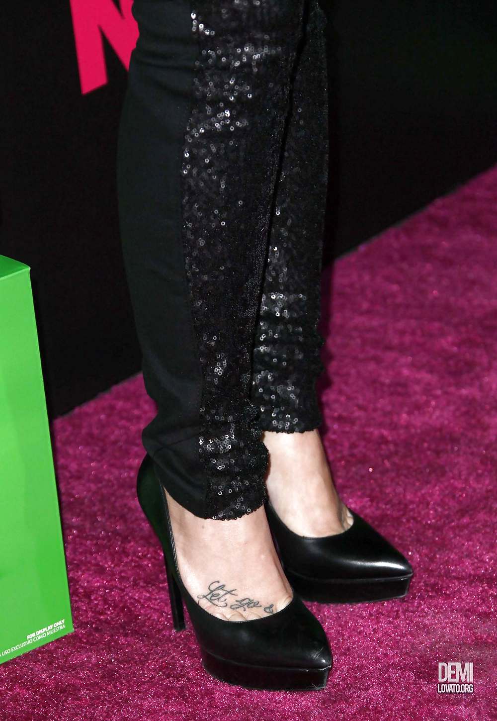 I Want To Cum To Demi Lovato's Hot Feet! #36178741