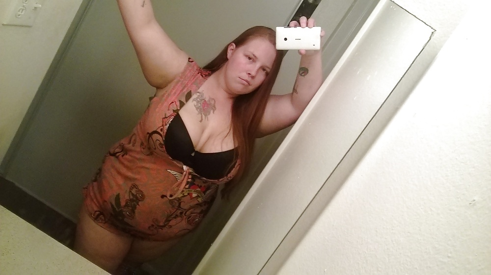 Mon Sexy Chubby Femme Posant #28764718