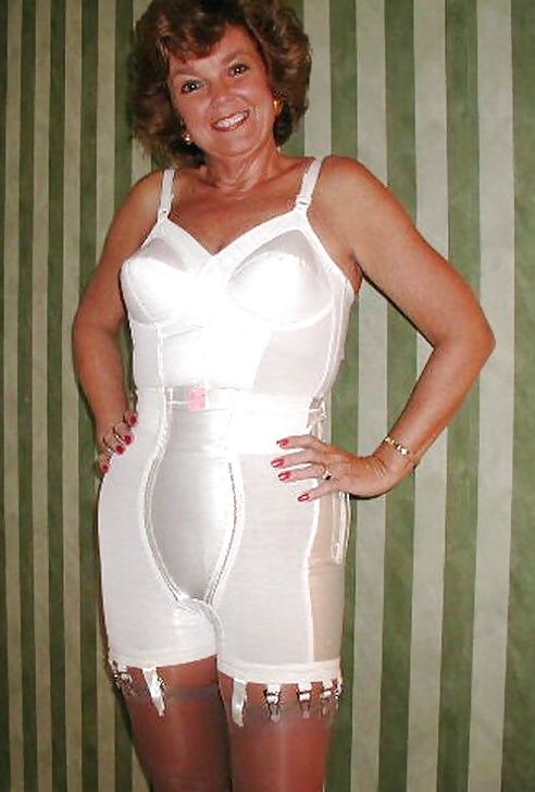 Mature ladies in girdles #27607187