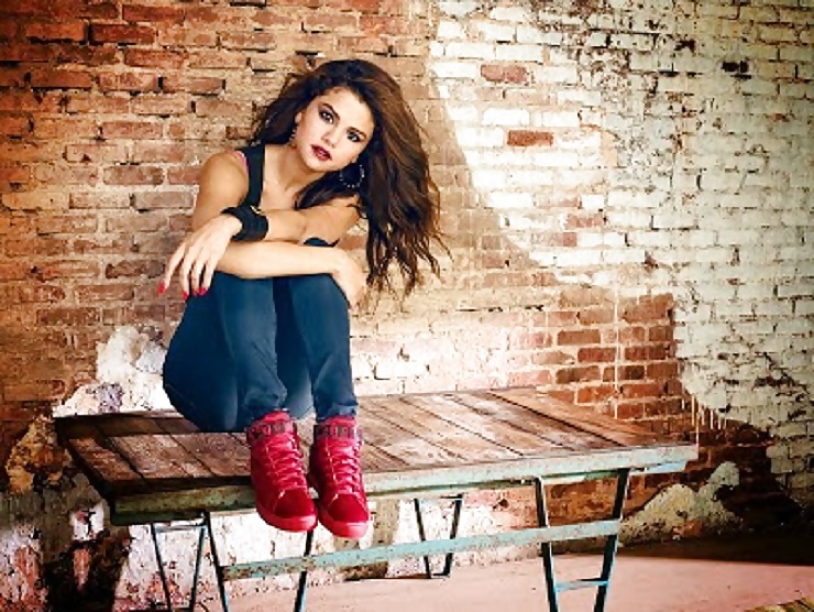 Selena Gomez #27370029