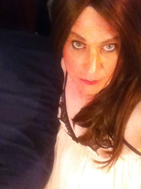 Dame In Rot #22881063