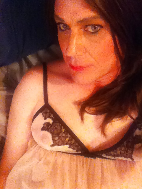 Dame In Rot #22881070