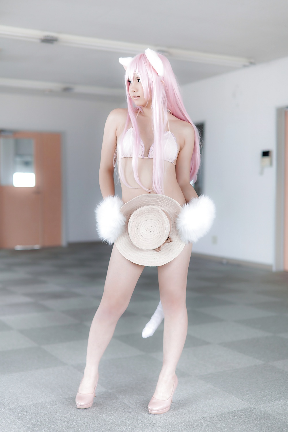 Asian cosplay in bianco 1
 #34233835