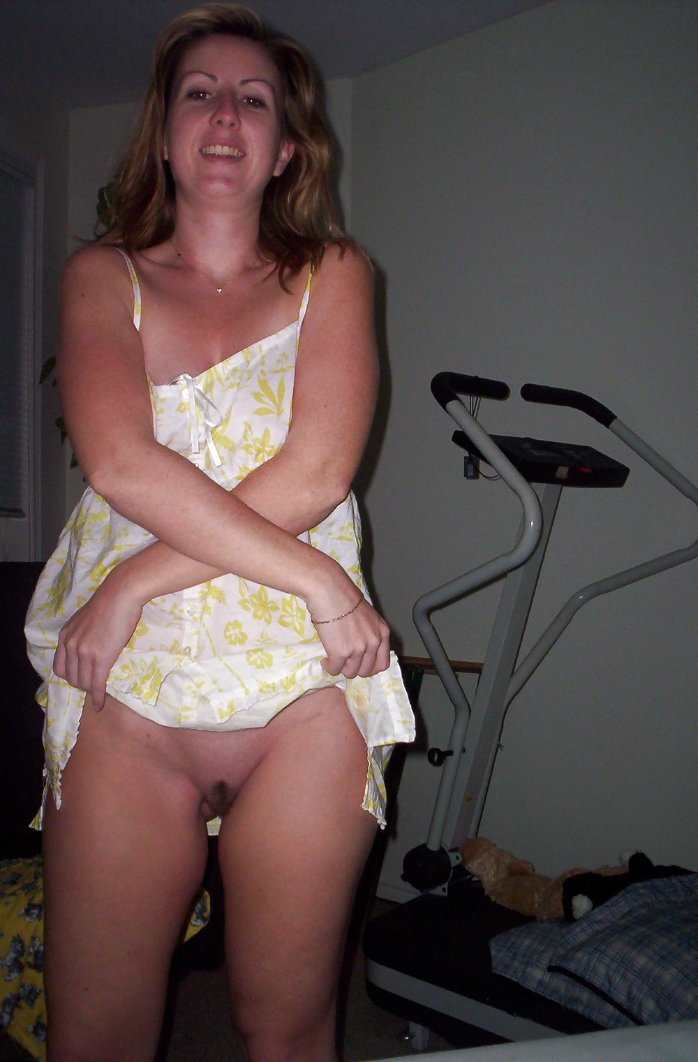 Suzieqt desnudándose
 #23940228