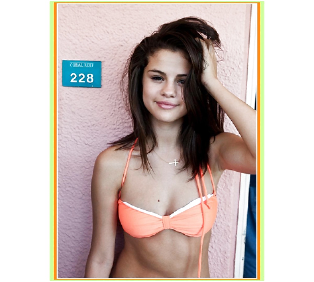Selena Gomez #33487781