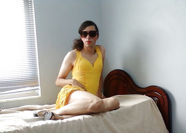 Lorena cdznha en vestido amarillo
 #41090088