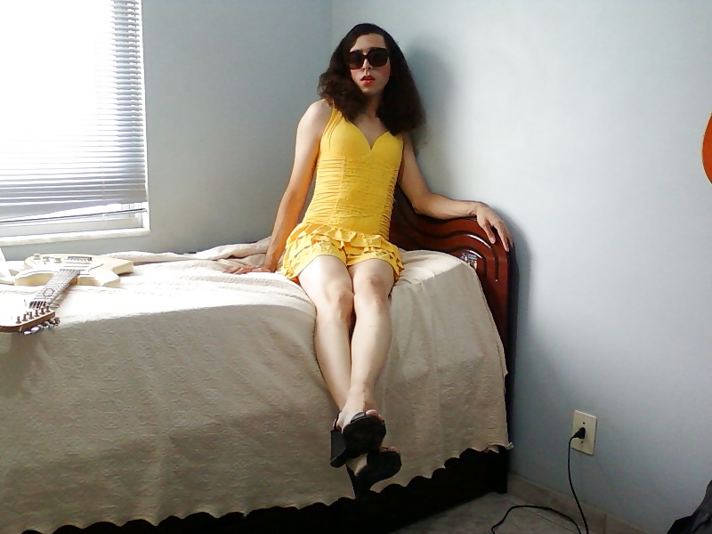 Lorena cdznha en vestido amarillo
 #41090111