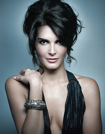 Angie Harmon #37977686