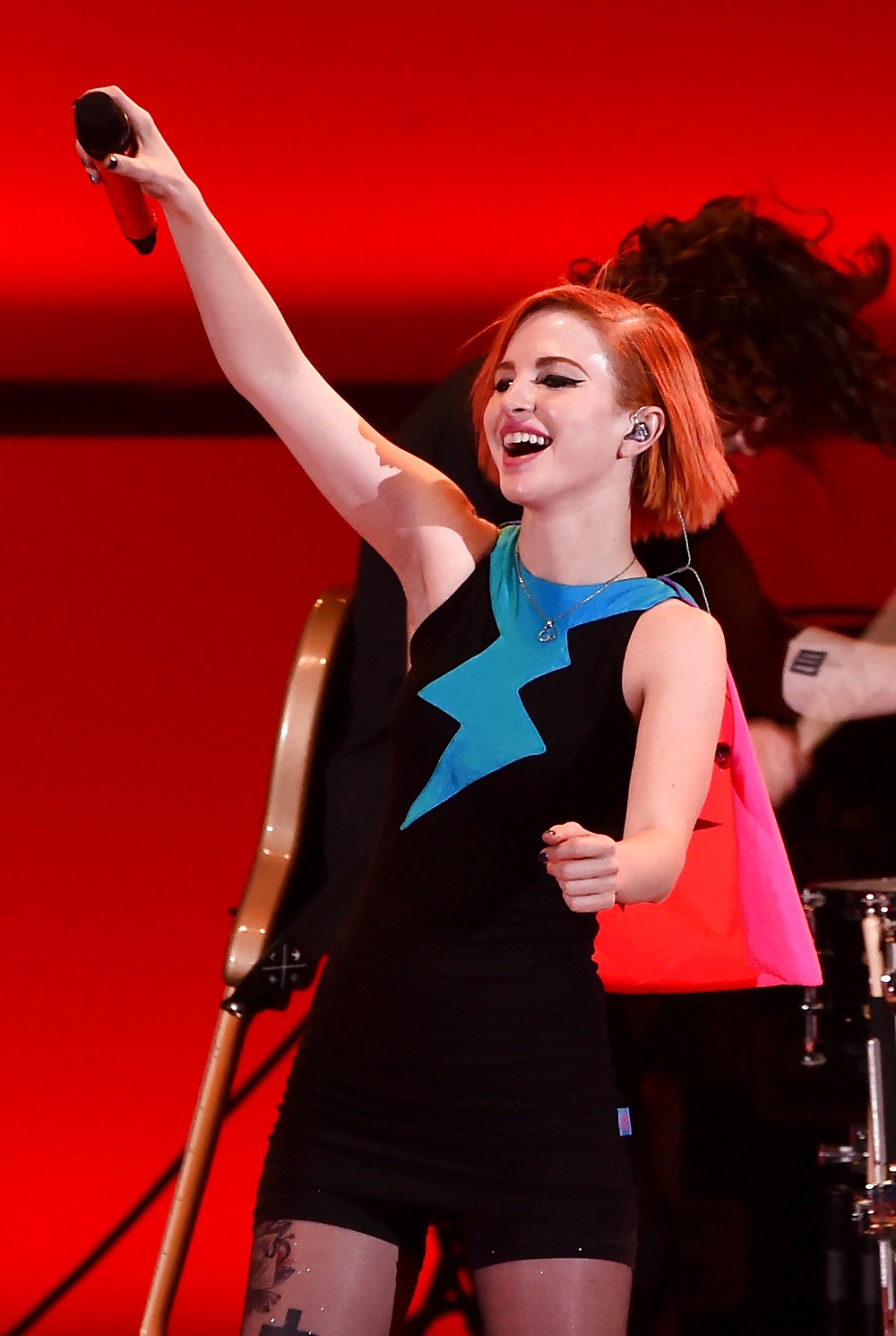 Hayley williams podemos sobrevivir sexy hq (ccm)
 #31381362