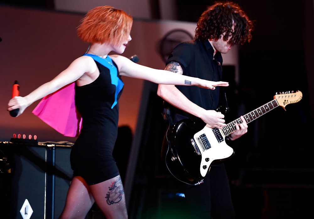 Hayley williams podemos sobrevivir sexy hq (ccm)
 #31381369
