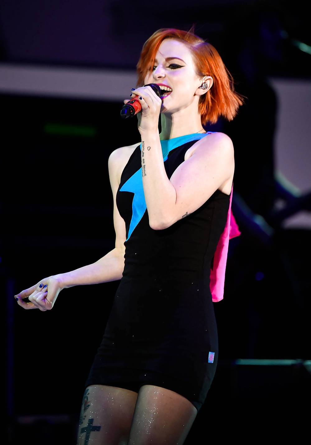 Hayley williams possiamo sopravvivere sexy hq (ccm)
 #31381375