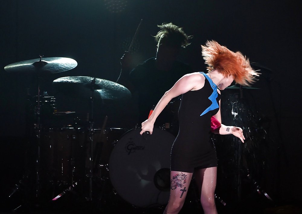 Hayley williams we can survive sexy hq (ccm)
 #31381437