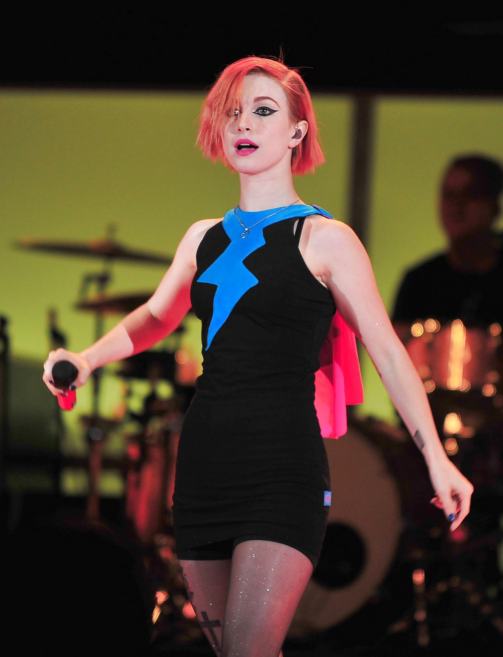 Hayley williams we can survive sexy hq (ccm)
 #31381472