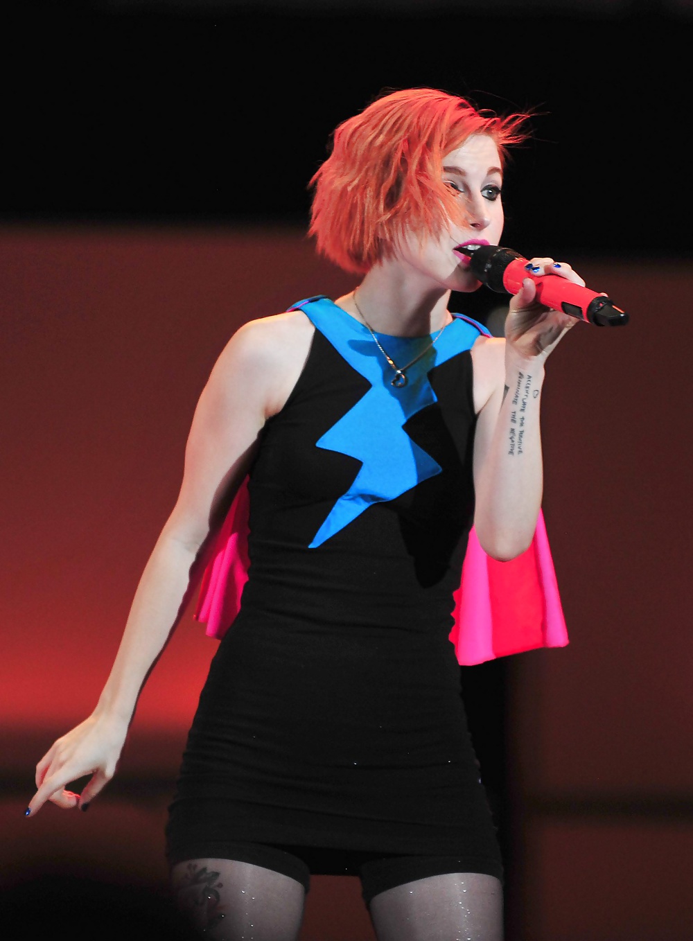 Hayley williams possiamo sopravvivere sexy hq (ccm)
 #31381491