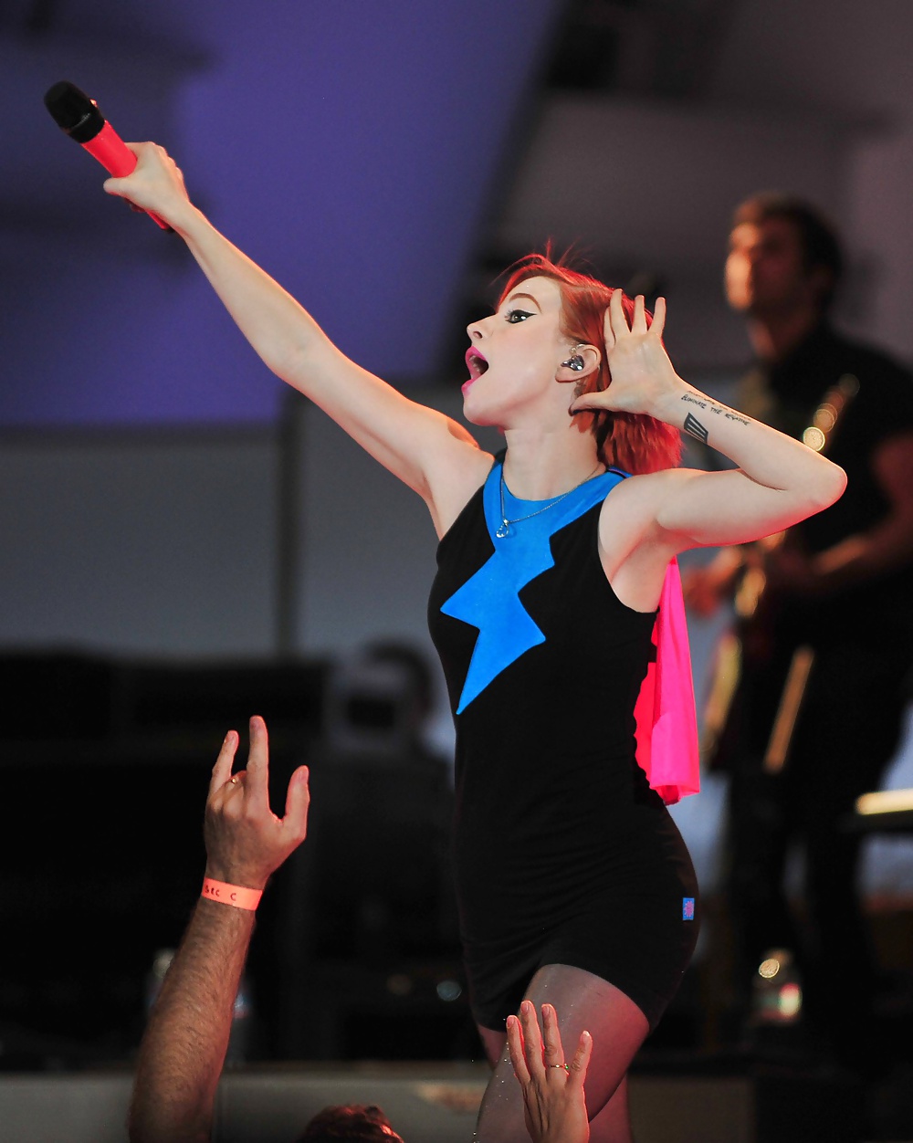 Hayley williams possiamo sopravvivere sexy hq (ccm)
 #31381495