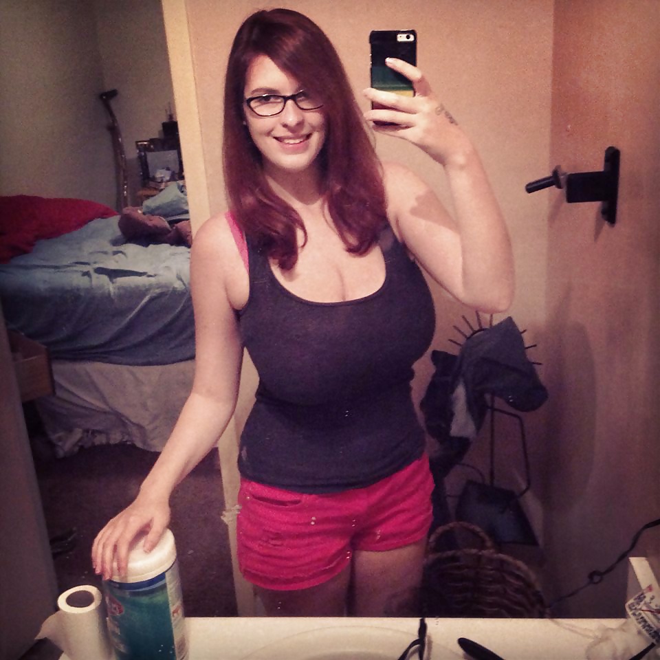 バストアップしたアメリカ人女性
 #26735303