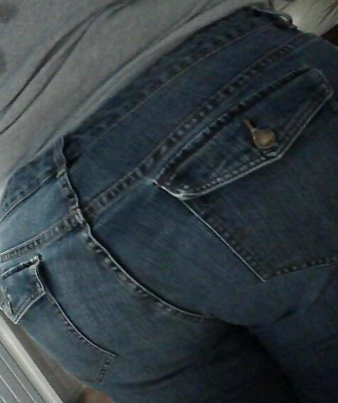 Culo grande y gordo en jeans
 #37180495