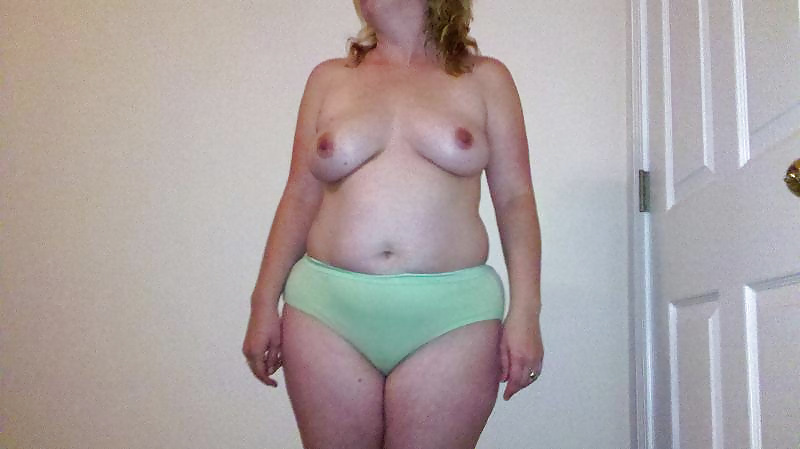 Esposas cornudas
 #31948557
